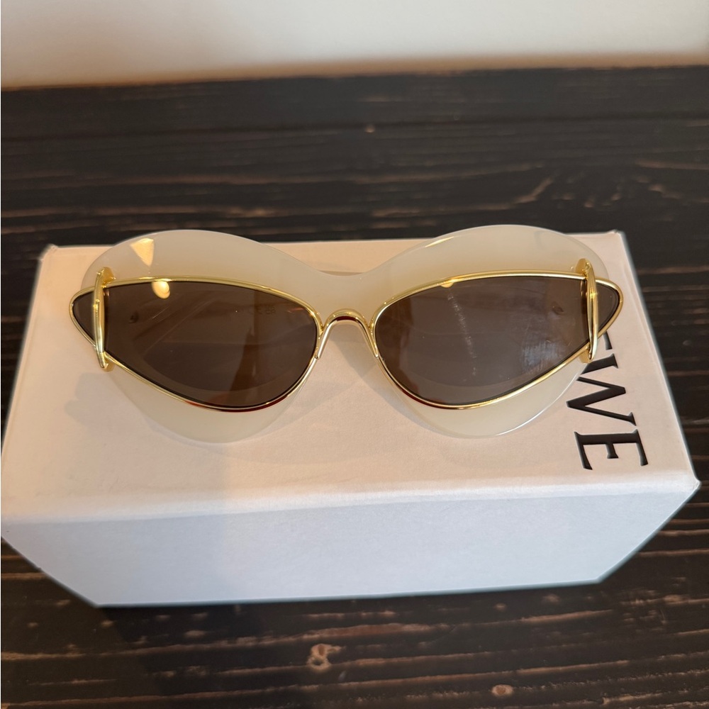 Loewe Double Frame Cat Eye Sunglasess - Picture 3 of 6